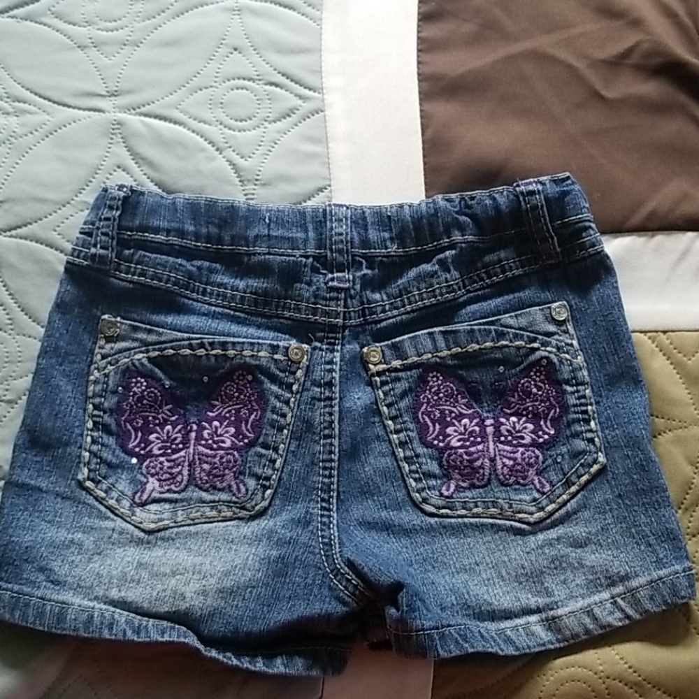 Girls jean shorts size 6 - Picture 3 of 5